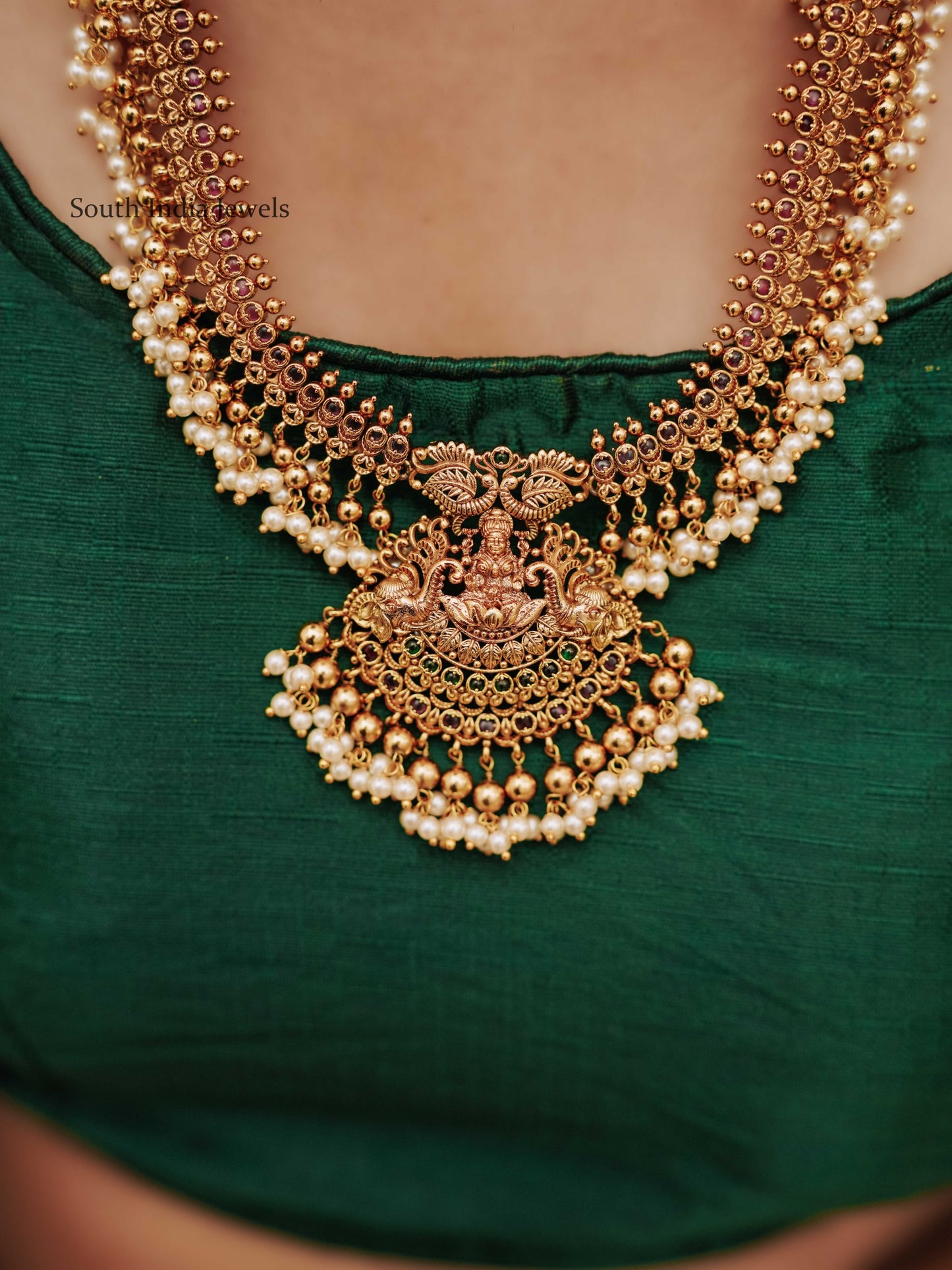 Gold Finish Pearl Temple Guttapusalu Haram